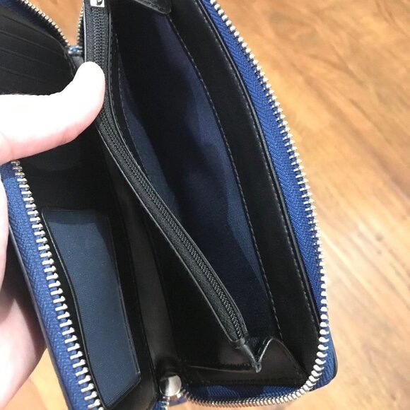 Marc Jacobs zip around Leather wallet - Picture 6 of 6